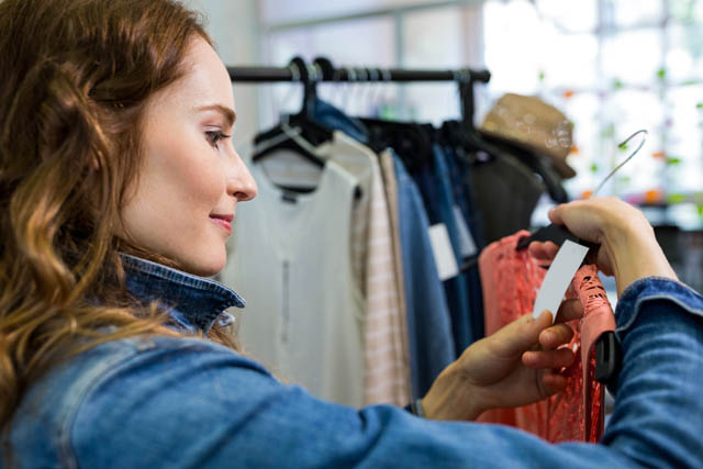 O que significa cada símbolo nas etiquetas de roupa?