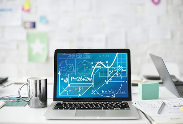 As vantagens de fazer cursos online de exatas para alavancar carreira e estudos