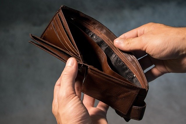 Não passe o fim do ano no vermelho: saiba organizar suas finanças