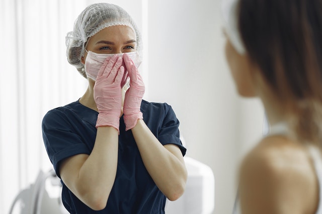 Pós-operatório de Mini Abdominoplastia: tempo de recuperação e cuidados necessários