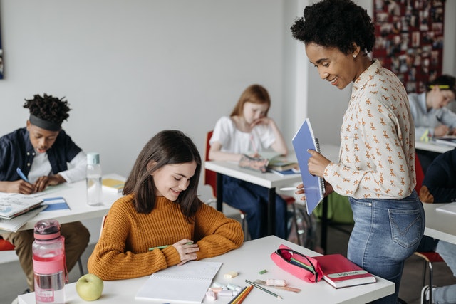 10 maneiras de aprender inglês no dia a dia