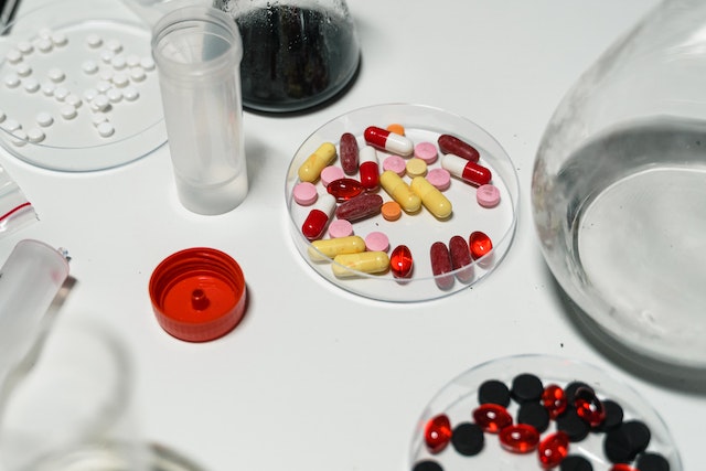 Medicamentos de alta vigilância exigem cuidado e atenção